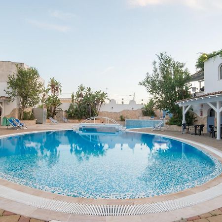 Gatto Bianco Casalabate Hotel Lecce Exterior photo