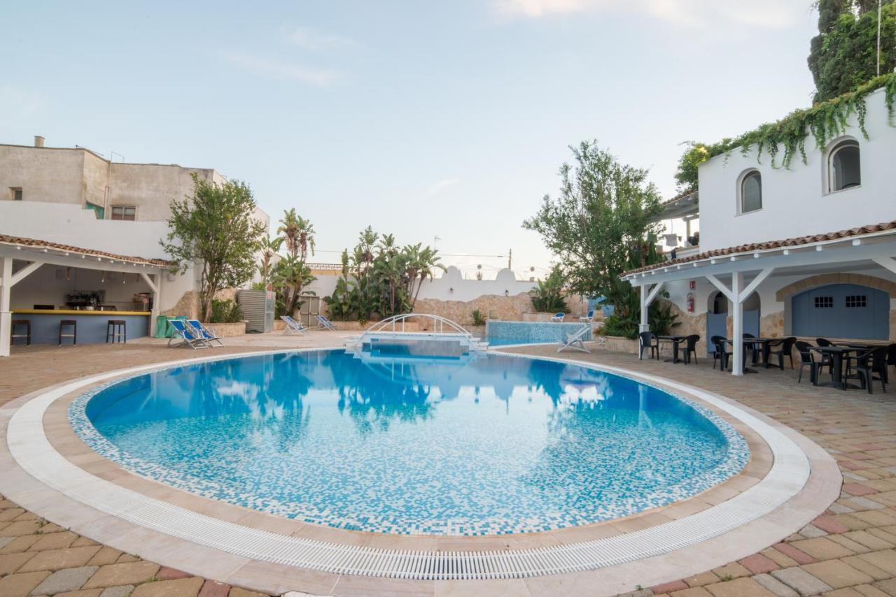 Gatto Bianco Casalabate Hotel Lecce Exterior photo